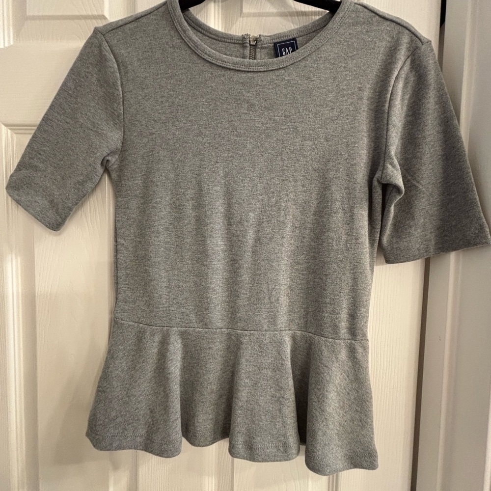 GAP Gray Short Sleeve Peplum Tee